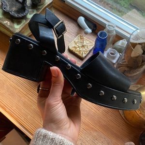 Seychelles black chunky heel studded sandals from Urban Outfitters. Size 7.5